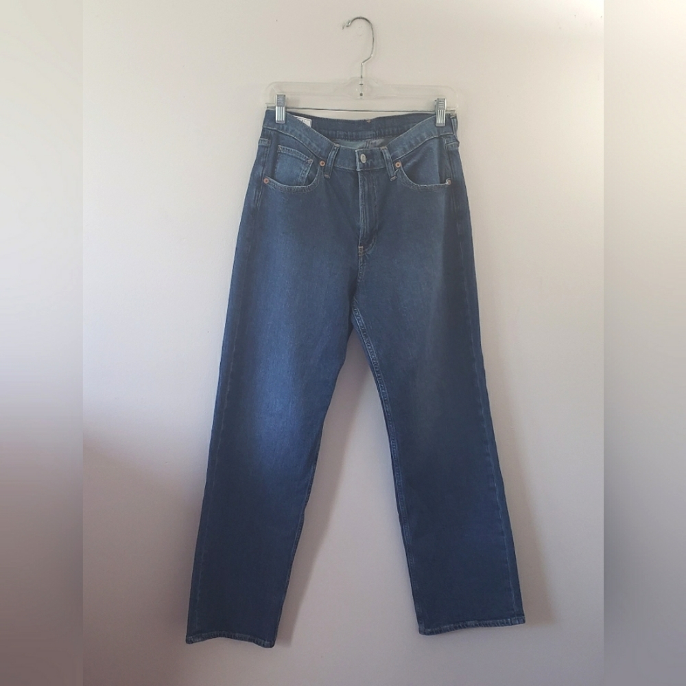 GAP Classic Straight Leg Jeans in Medium Blue